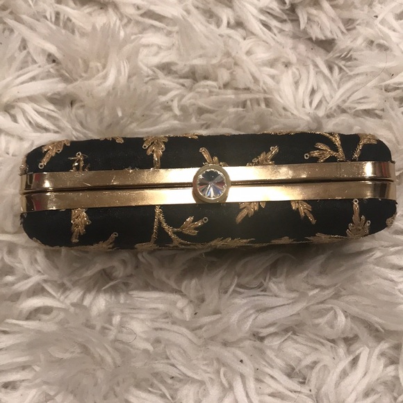 Elegant evening clutch - Picture 2 of 3